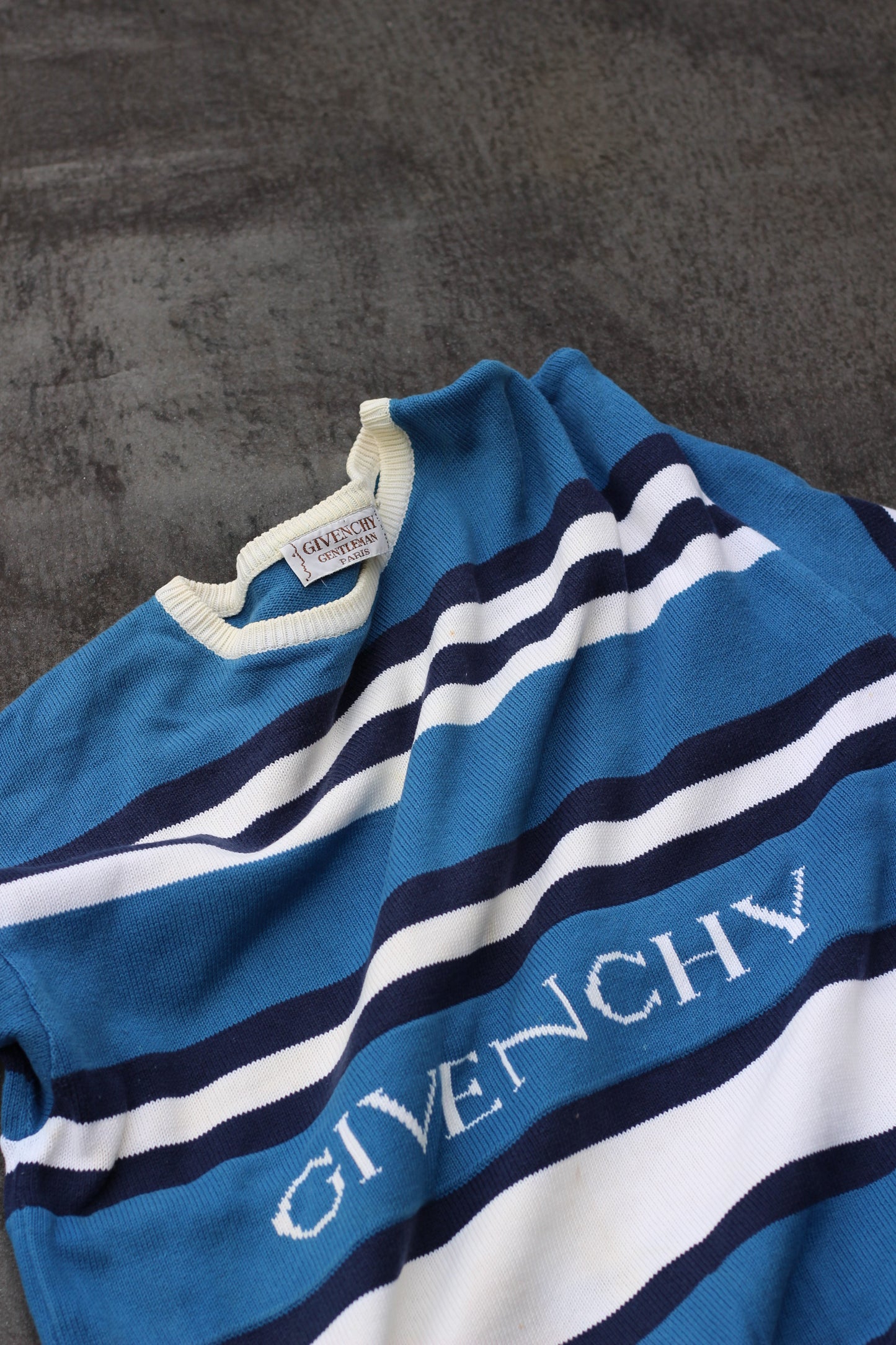 Men's Burberry sweater x8点