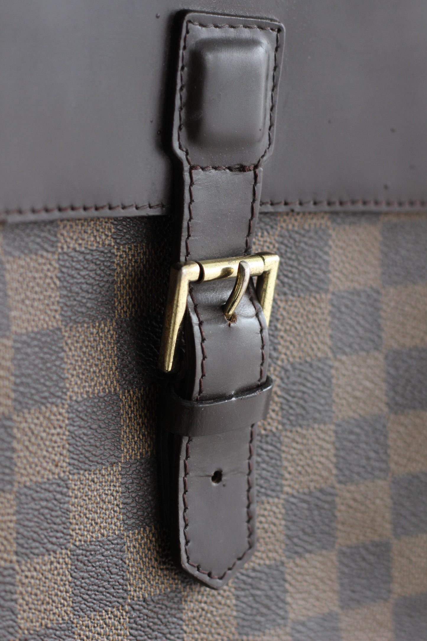 Louis Vuitton & Ferragamo Bags x2点