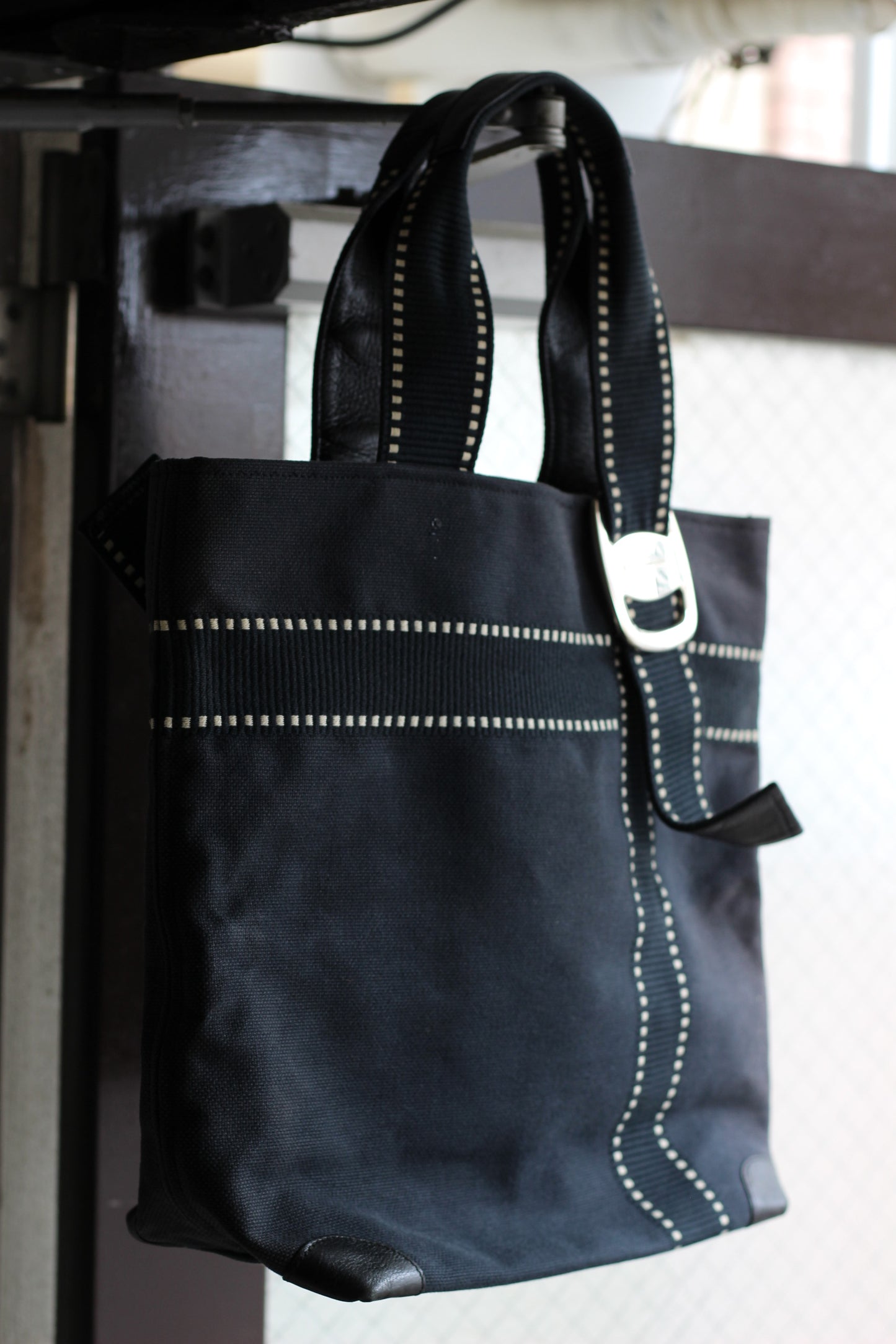 Louis Vuitton & Ferragamo Bags x2点