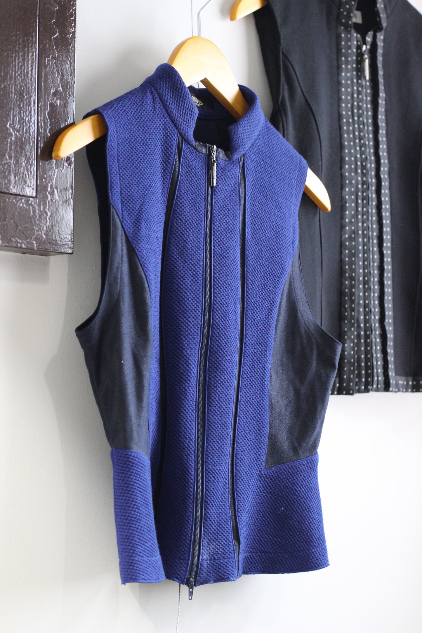 Vintage Zip-Up No Sleeve Top x2点
