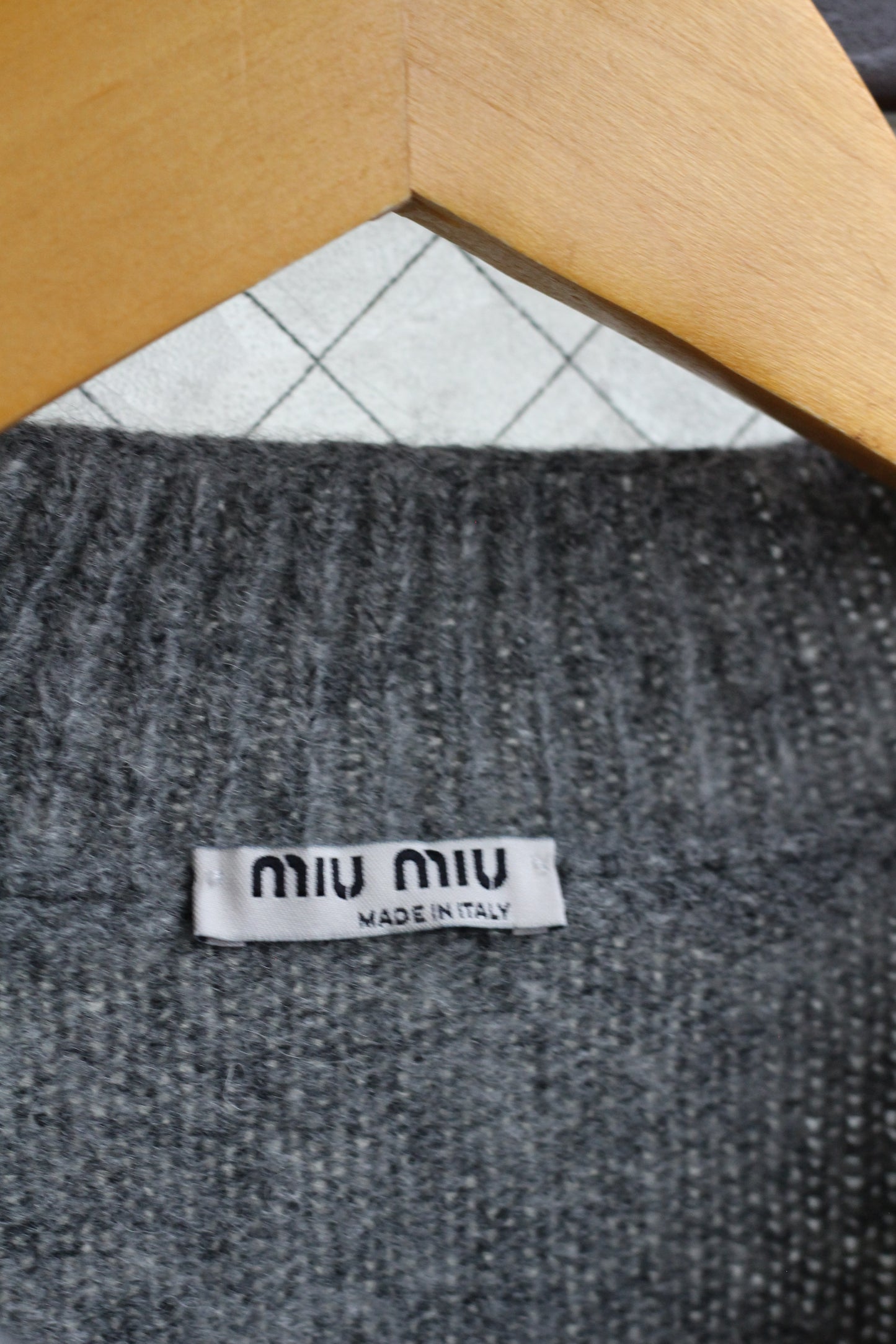 Made In Italy miumiu & Salvador Ferragamo Women's Design Knit Sweater set x2点