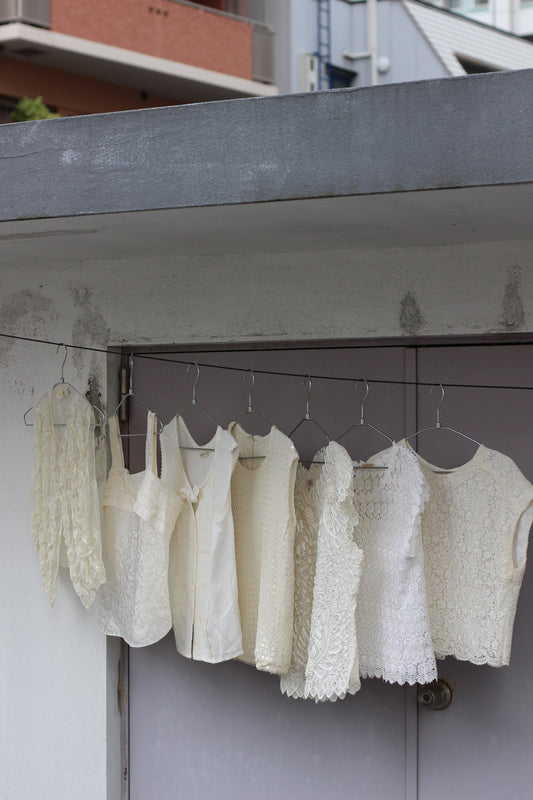 Vintage White No Sleeve Blouse x7点