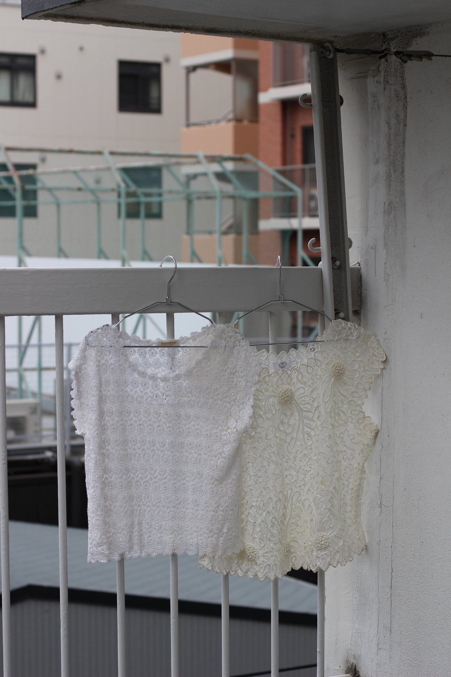Vintage White No Sleeve Blouse x7点