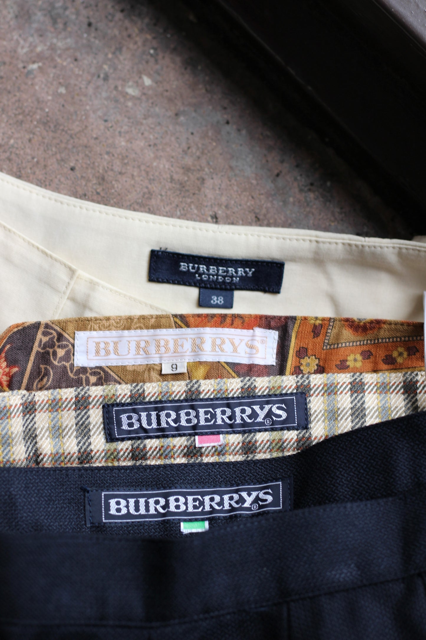 Old Burberry Skirt x4点