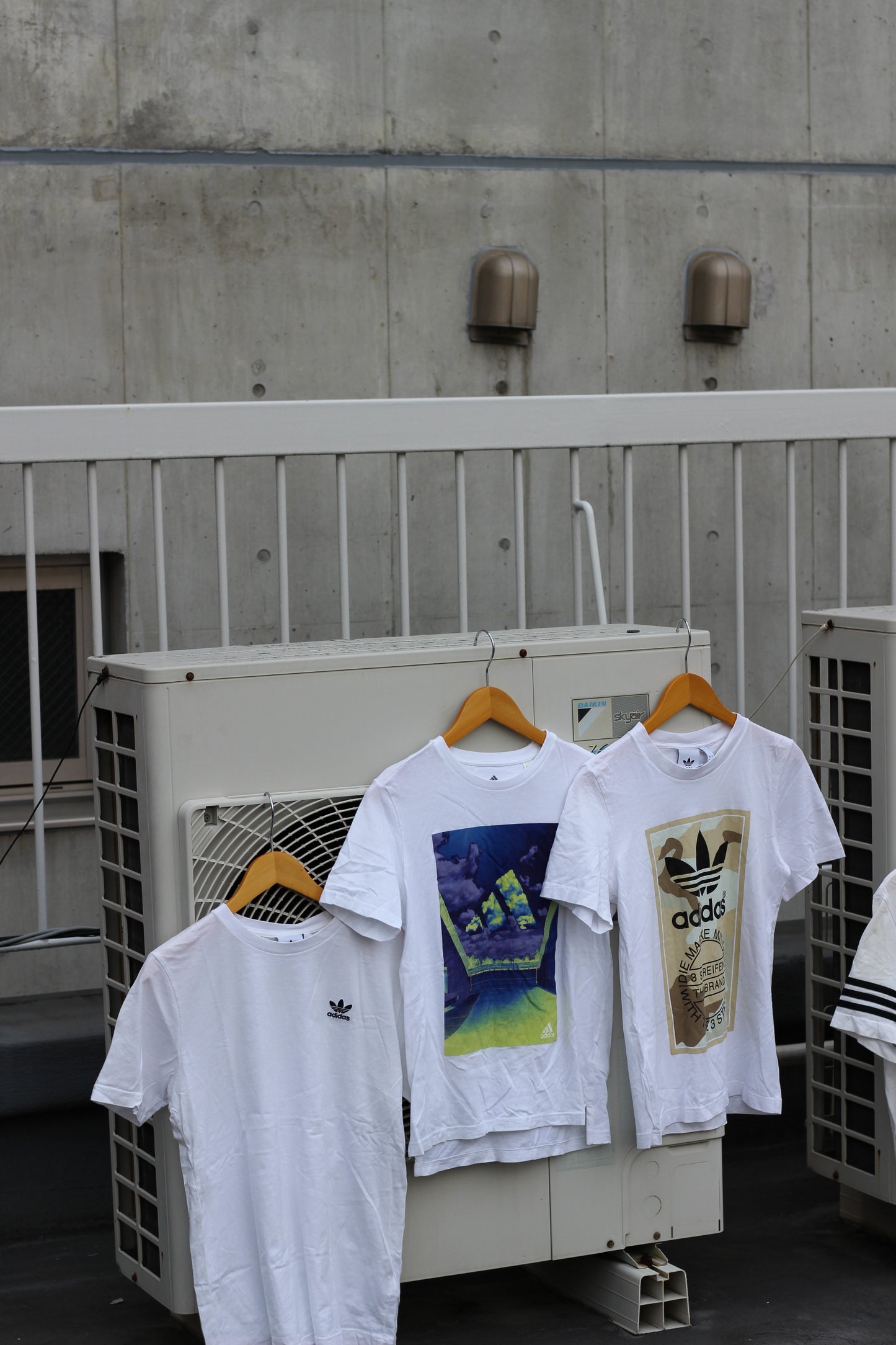 adidas White & Gray Logo T-Shirt x12点