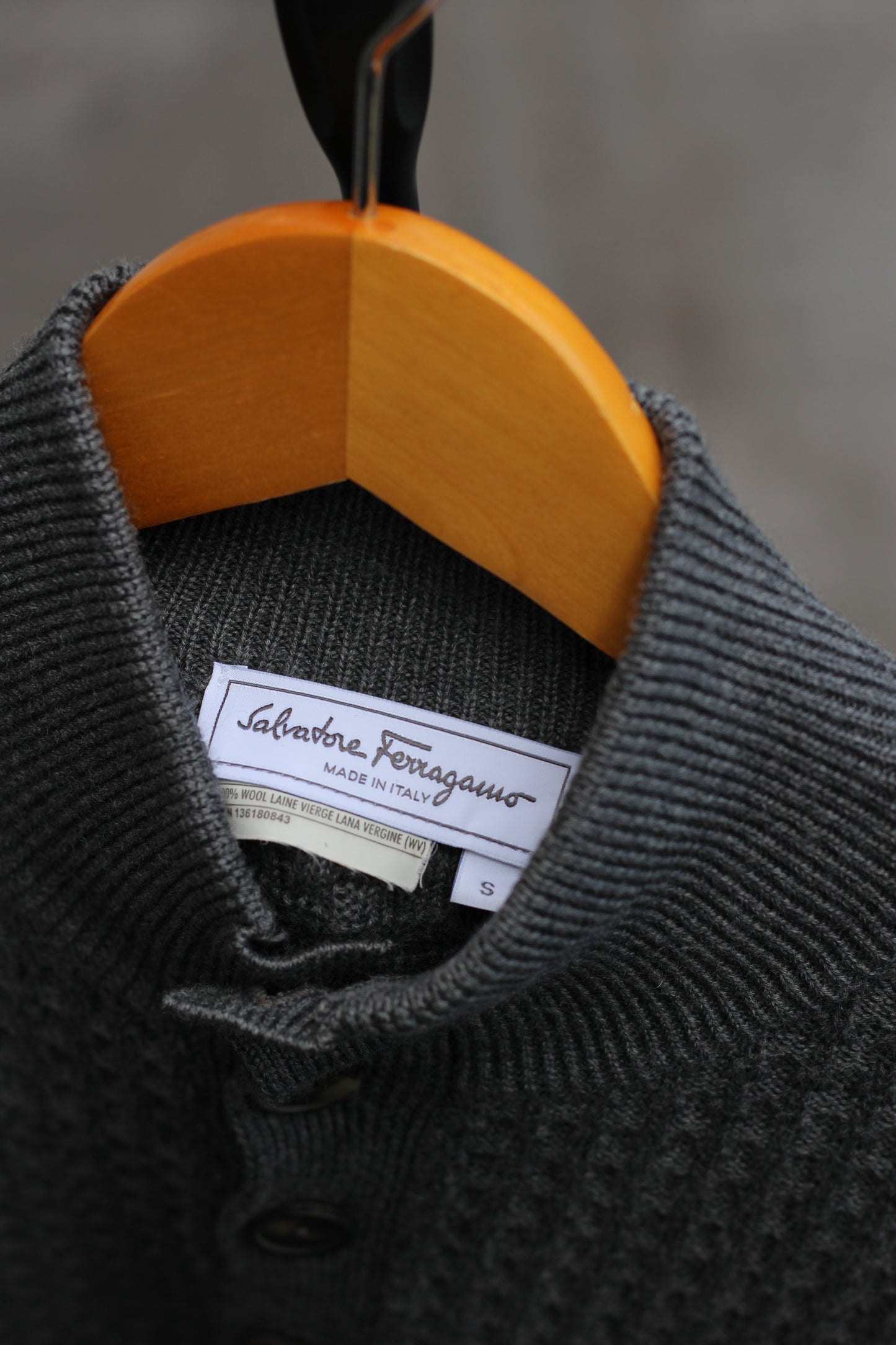 Christian Dior & Salvador Ferragamo Neck Design Knit set x2点