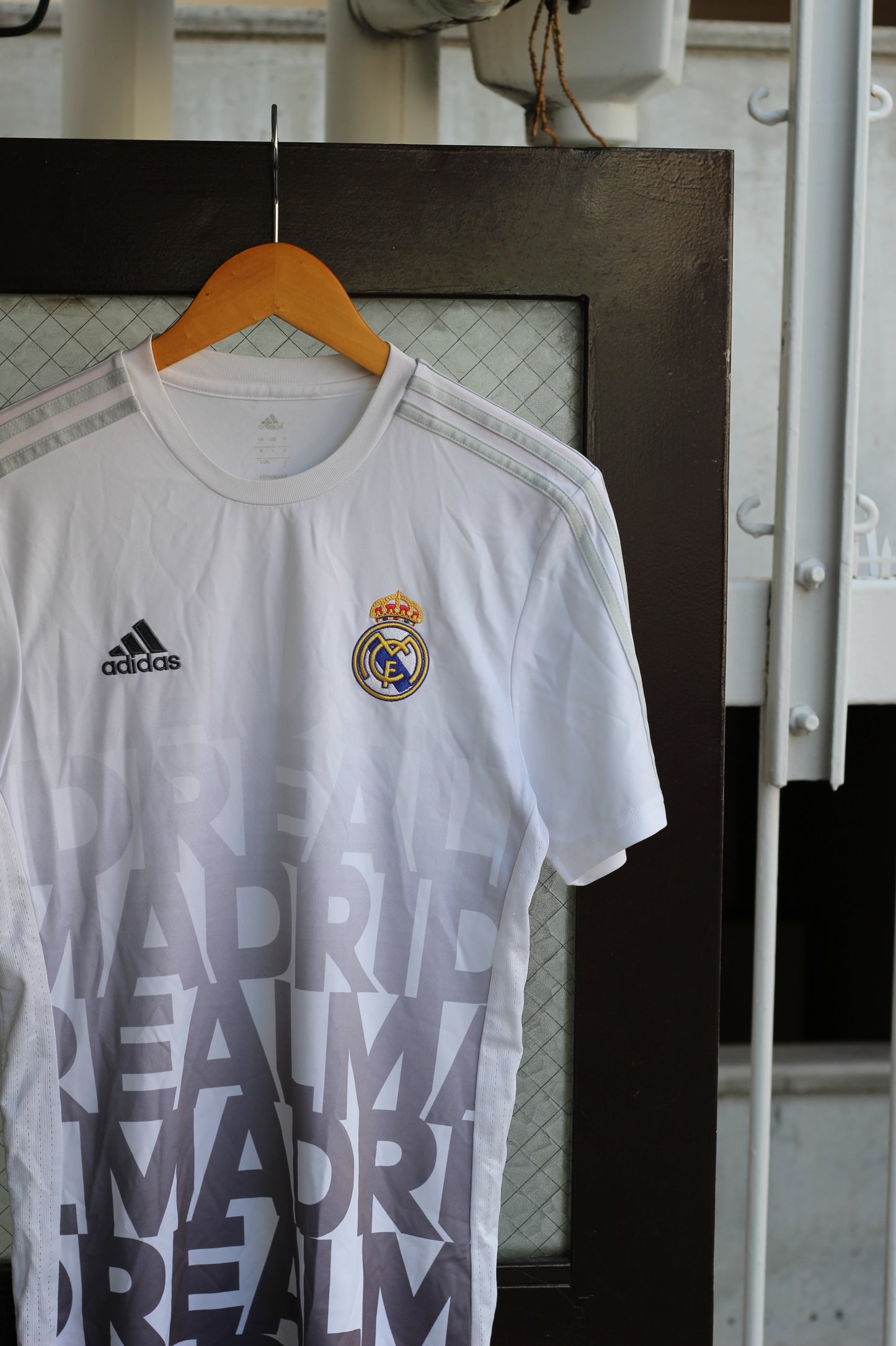 1999-2000 Barcelona Sweatshirt & 2015-2016 Real Madrid Pre-Match Shirt set x2点
