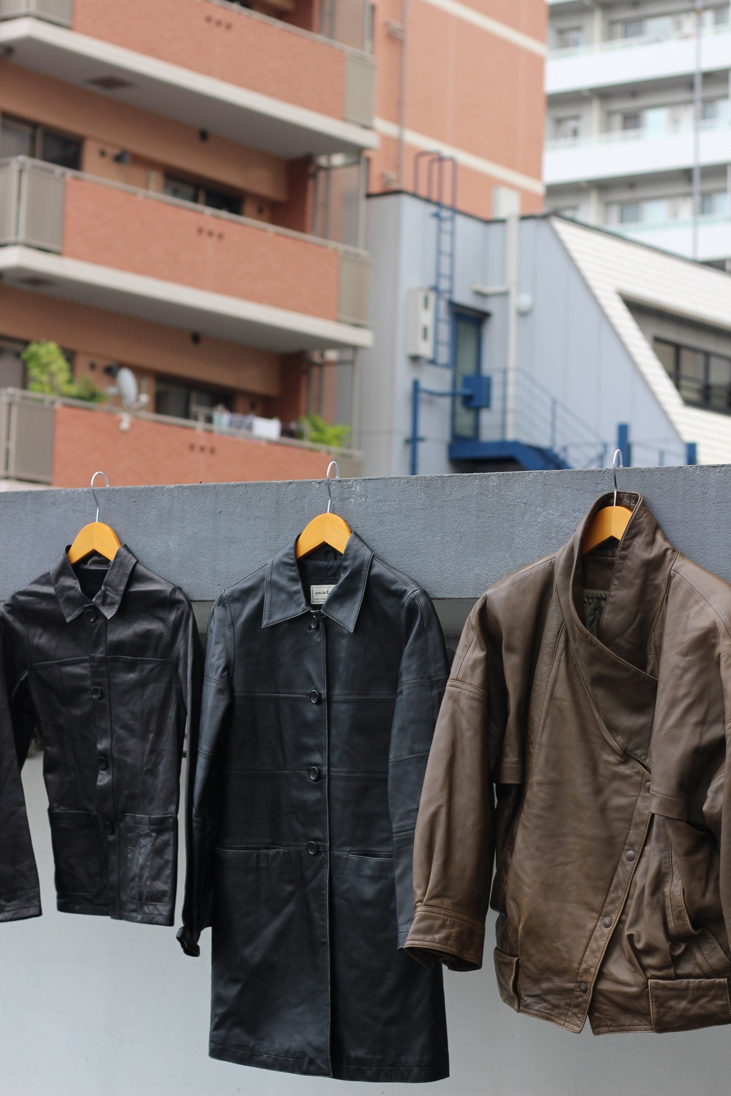 Ladies leather jacket x3点