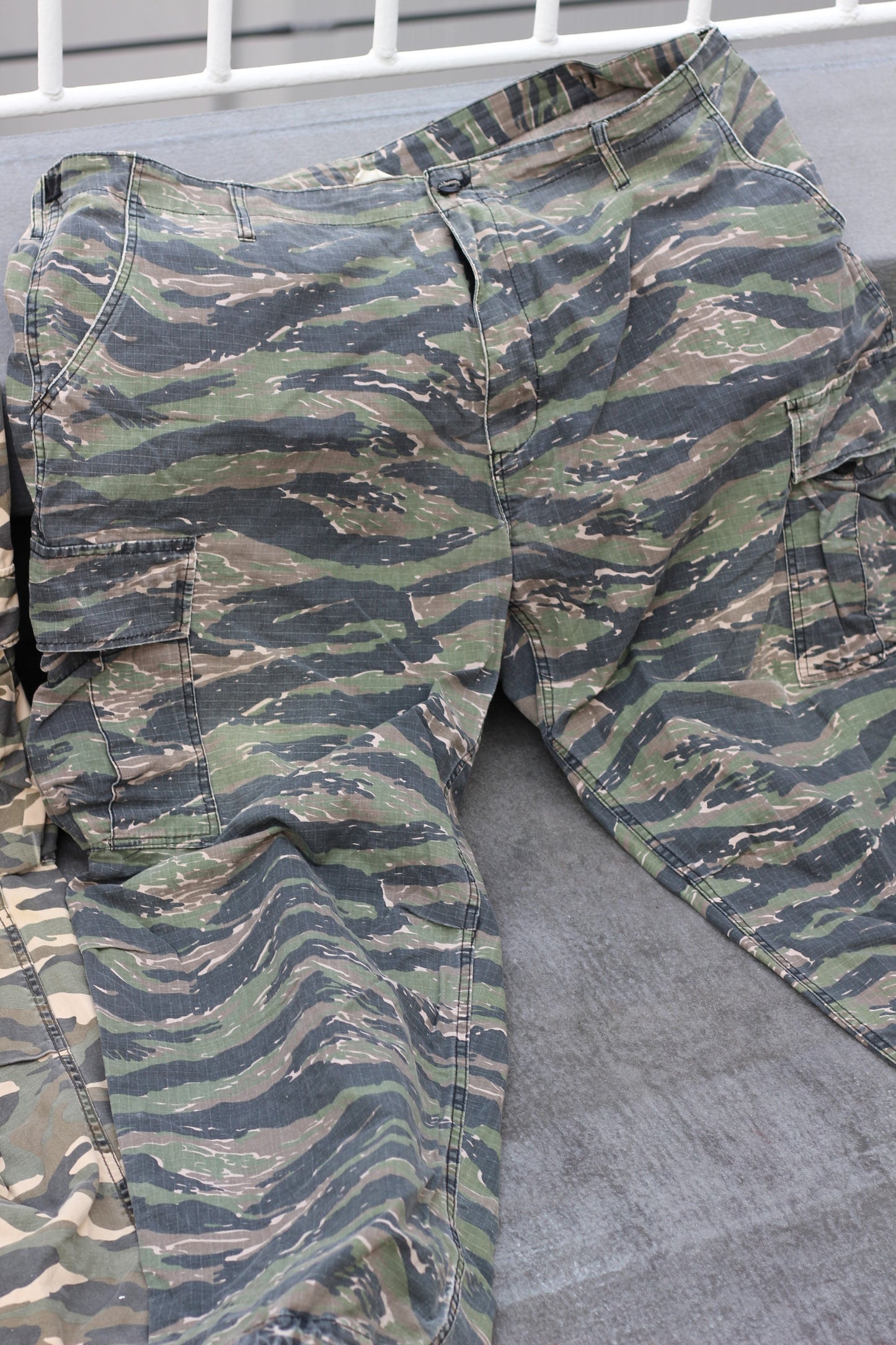 Men's Oversized Denim & Camouflage Bottoms x7点
