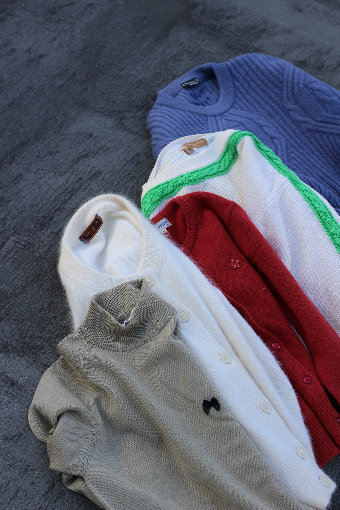 Old luxury brand item x9点