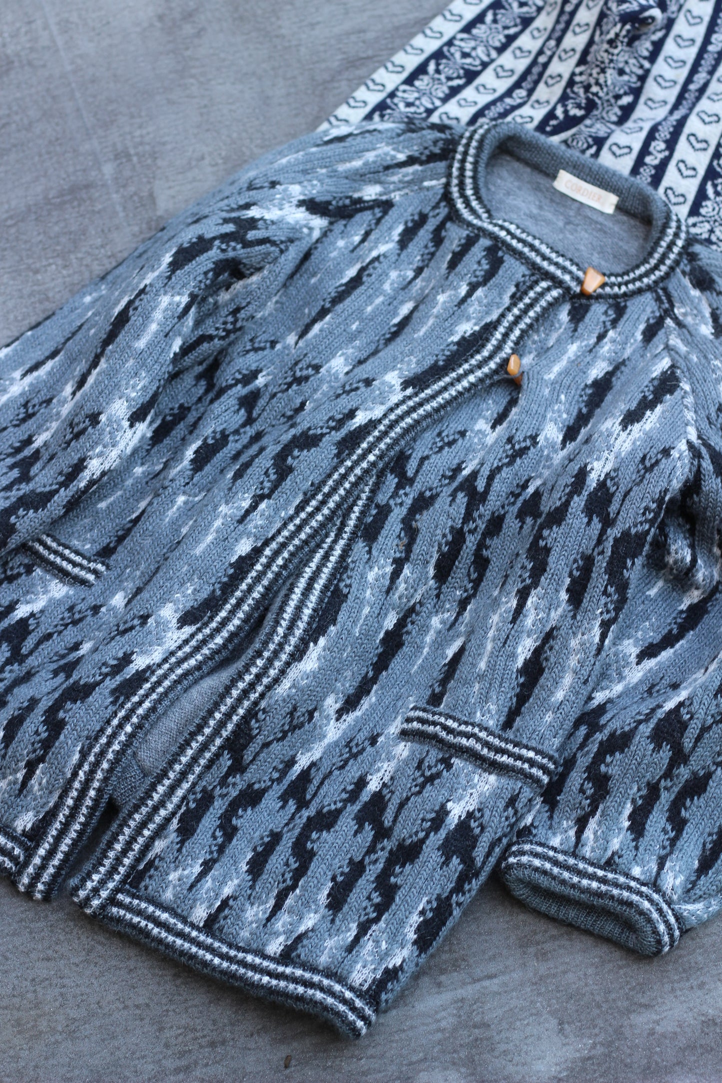 Ladies vintage design heavy weight cardigan x2点