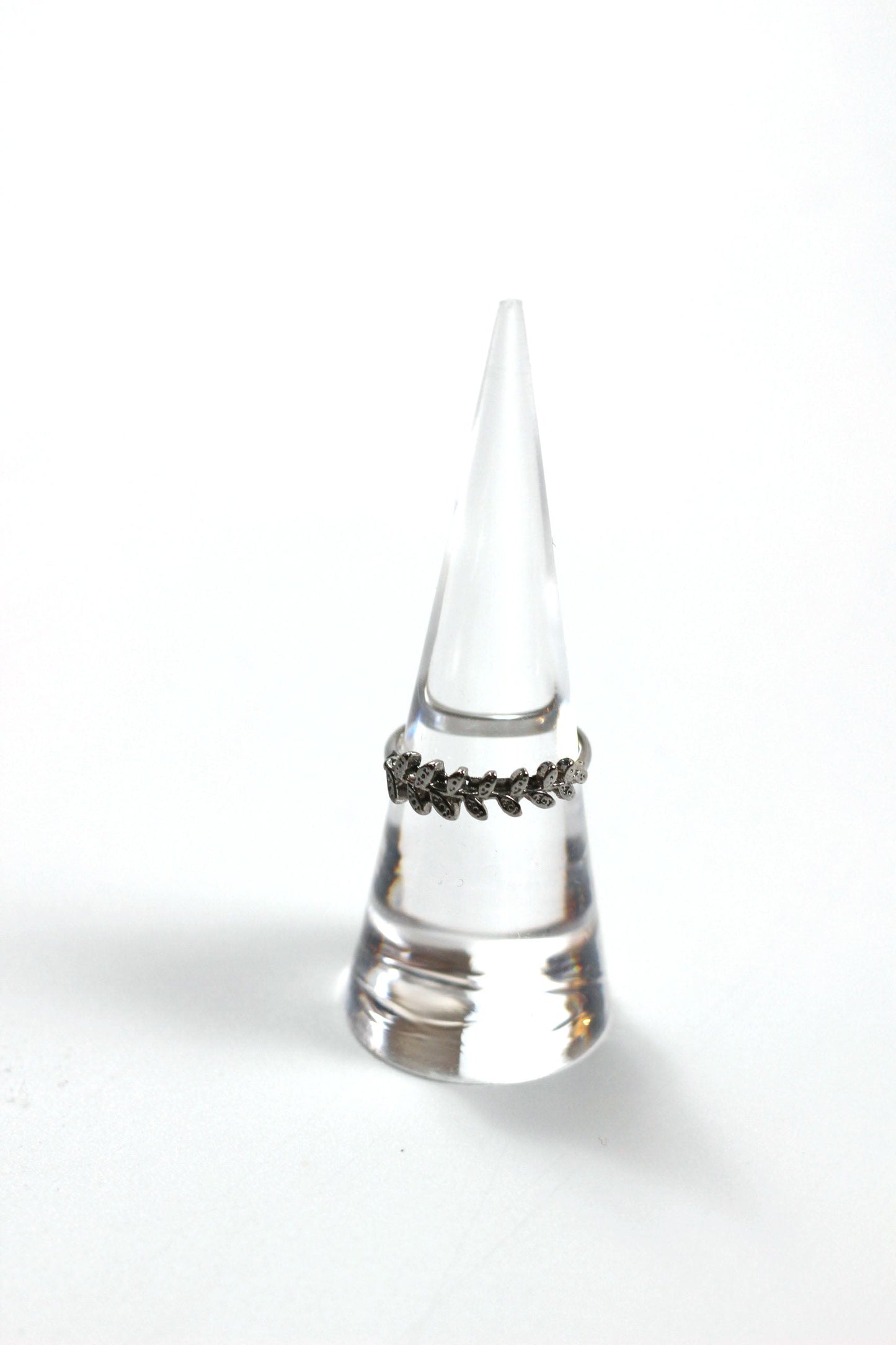 Vintage leaf designed ring 自然の象徴