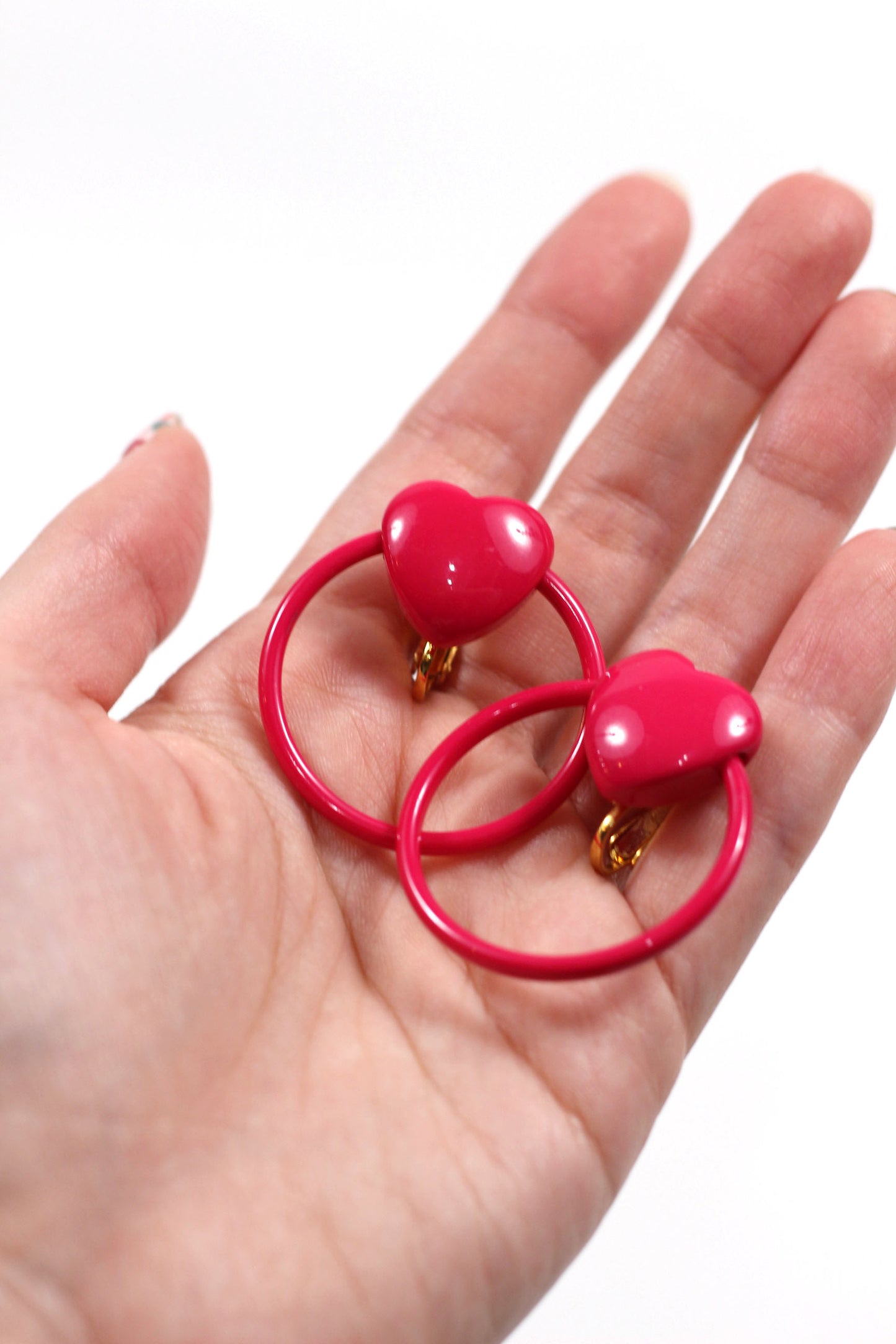 Vintage vivid pink heart earring 甘酸っぱい果実