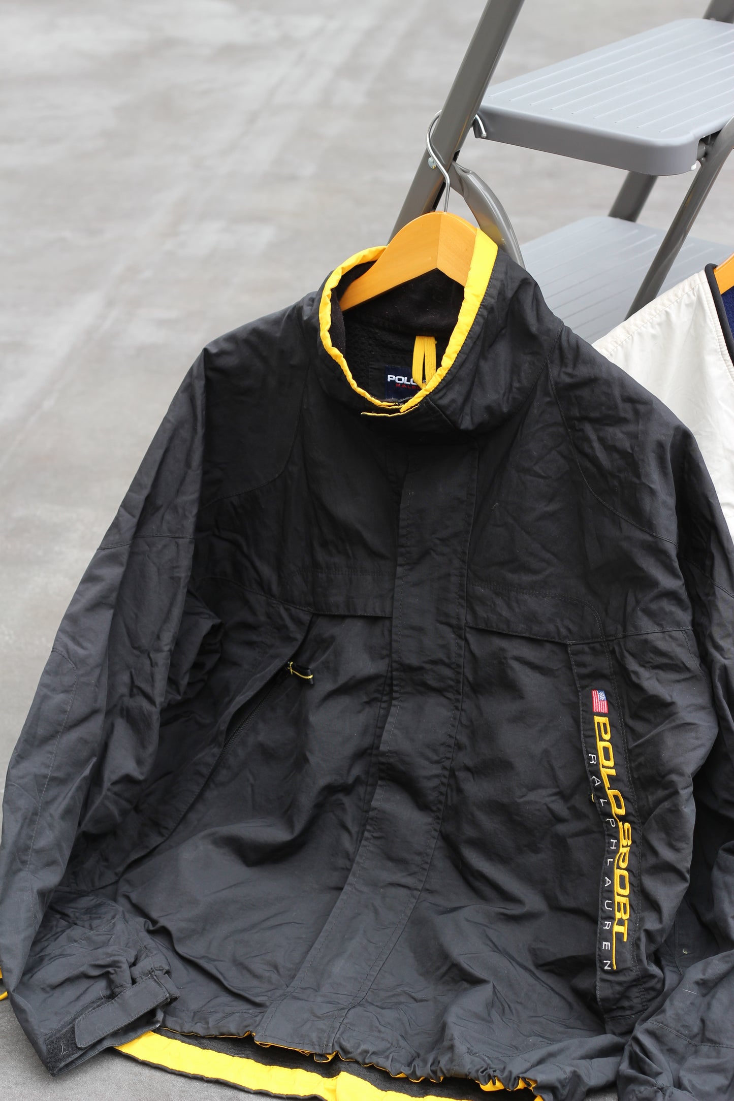 Ralph Lauren, Tommy Hilfiger, And Ellesse Nylon Jackets And Vests x3点