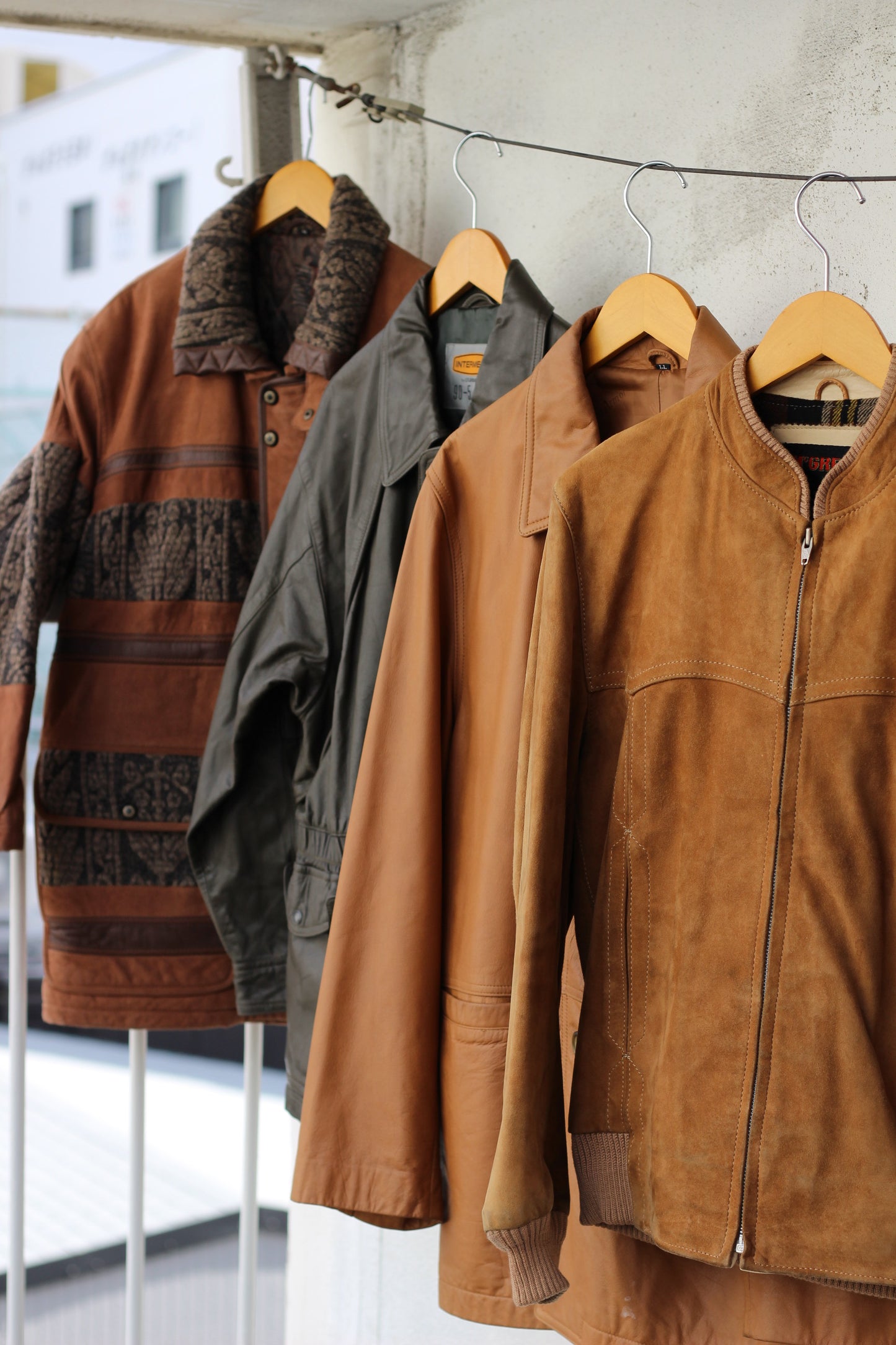 Men's brown leather jacket x10点