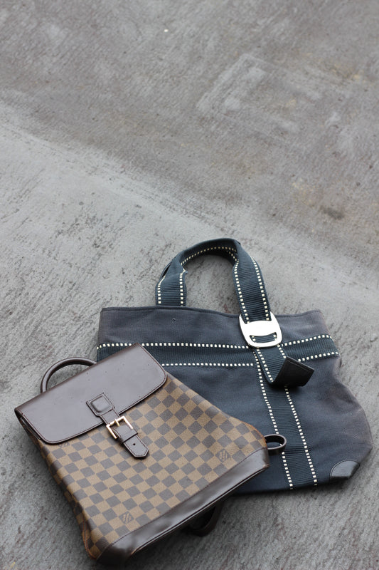 Louis Vuitton & Ferragamo Bags x2点