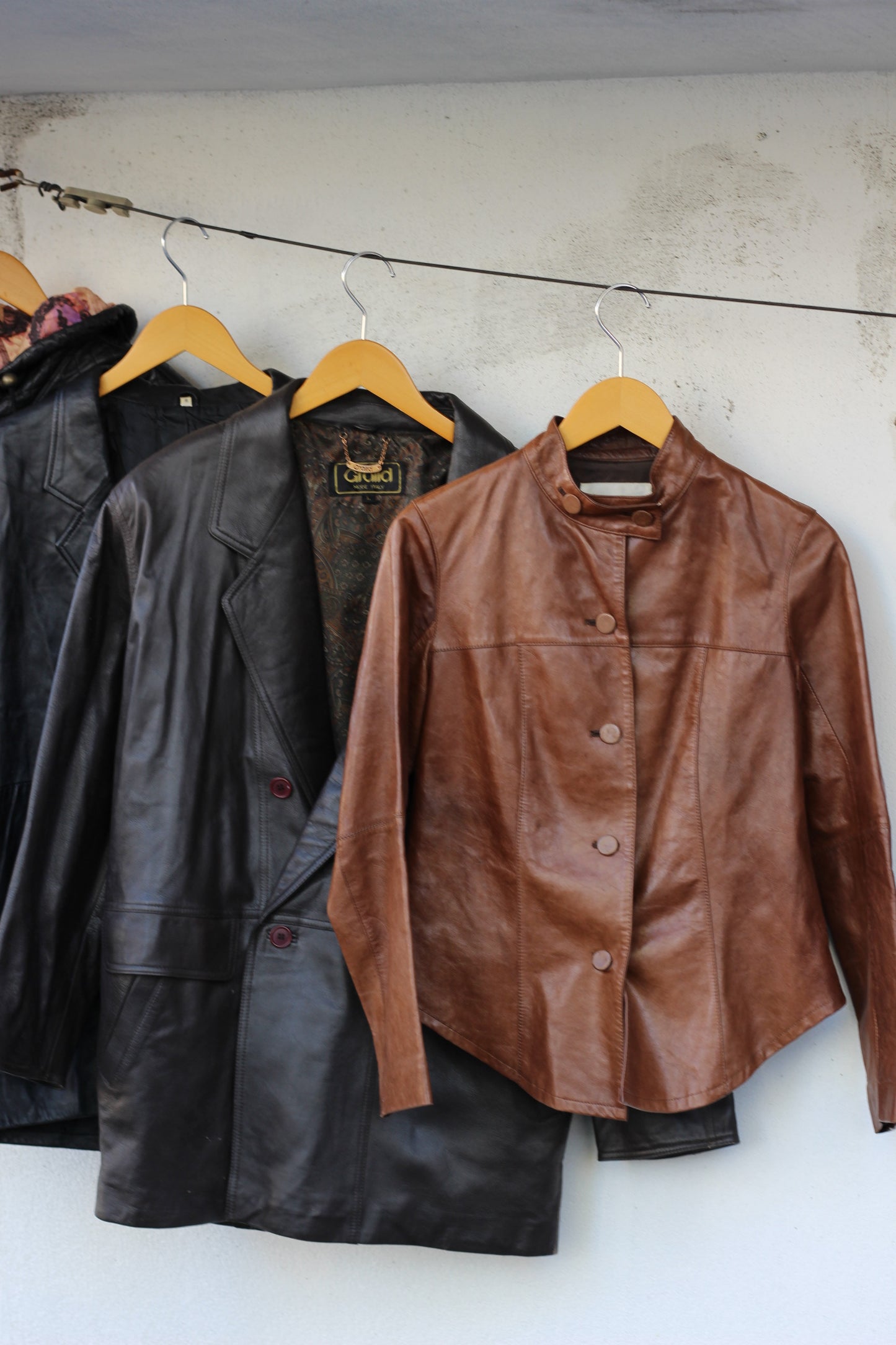 Ladies design leather jackets x4点