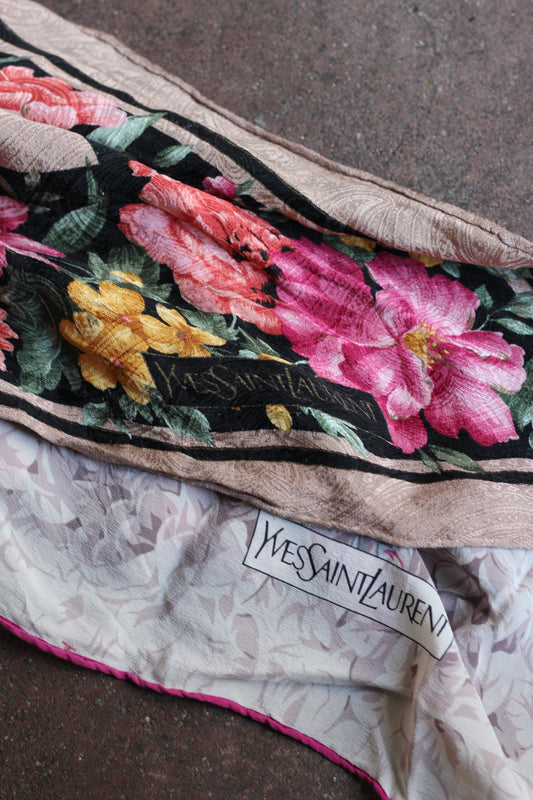 Yves Saint Laurent Scarf x2点