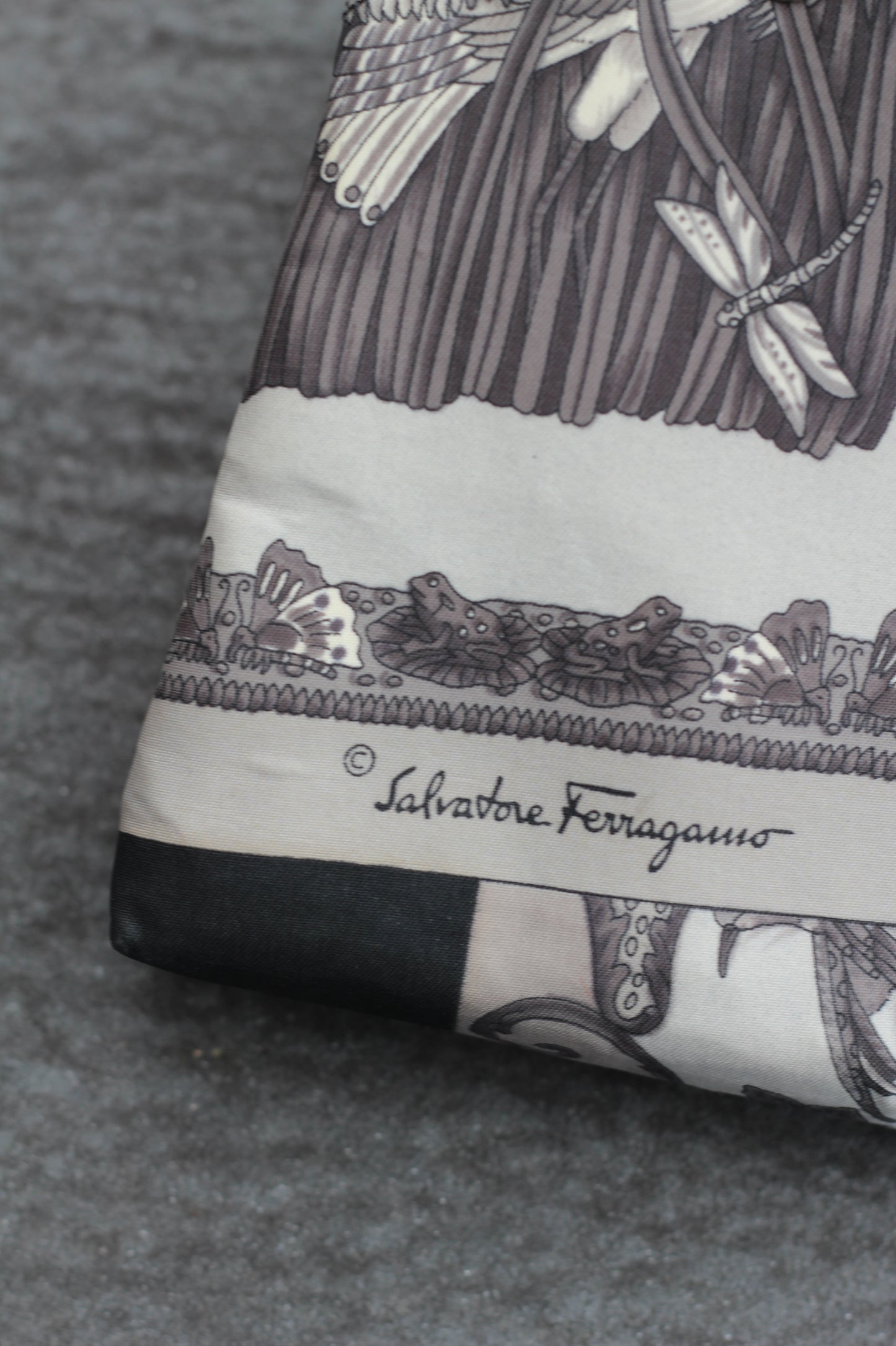 Dolce&Gabbana & Salvador Ferragamo Mini Bags x2点