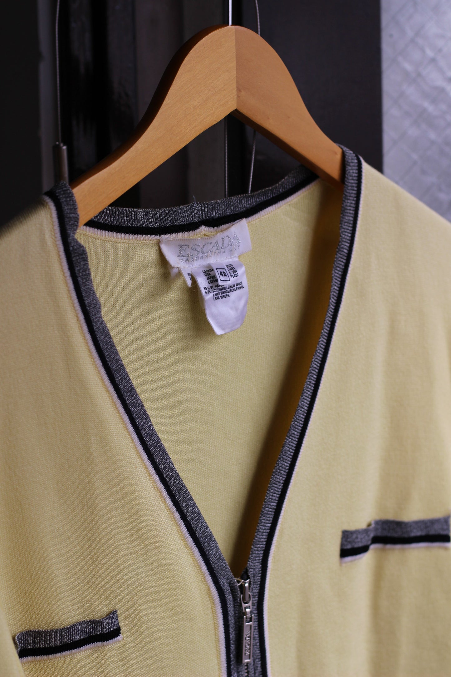 Old Escada x2点