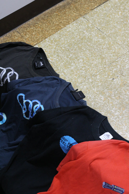 Old adidas Y2K Cyber&Tech Graphic T-Shirt x4点