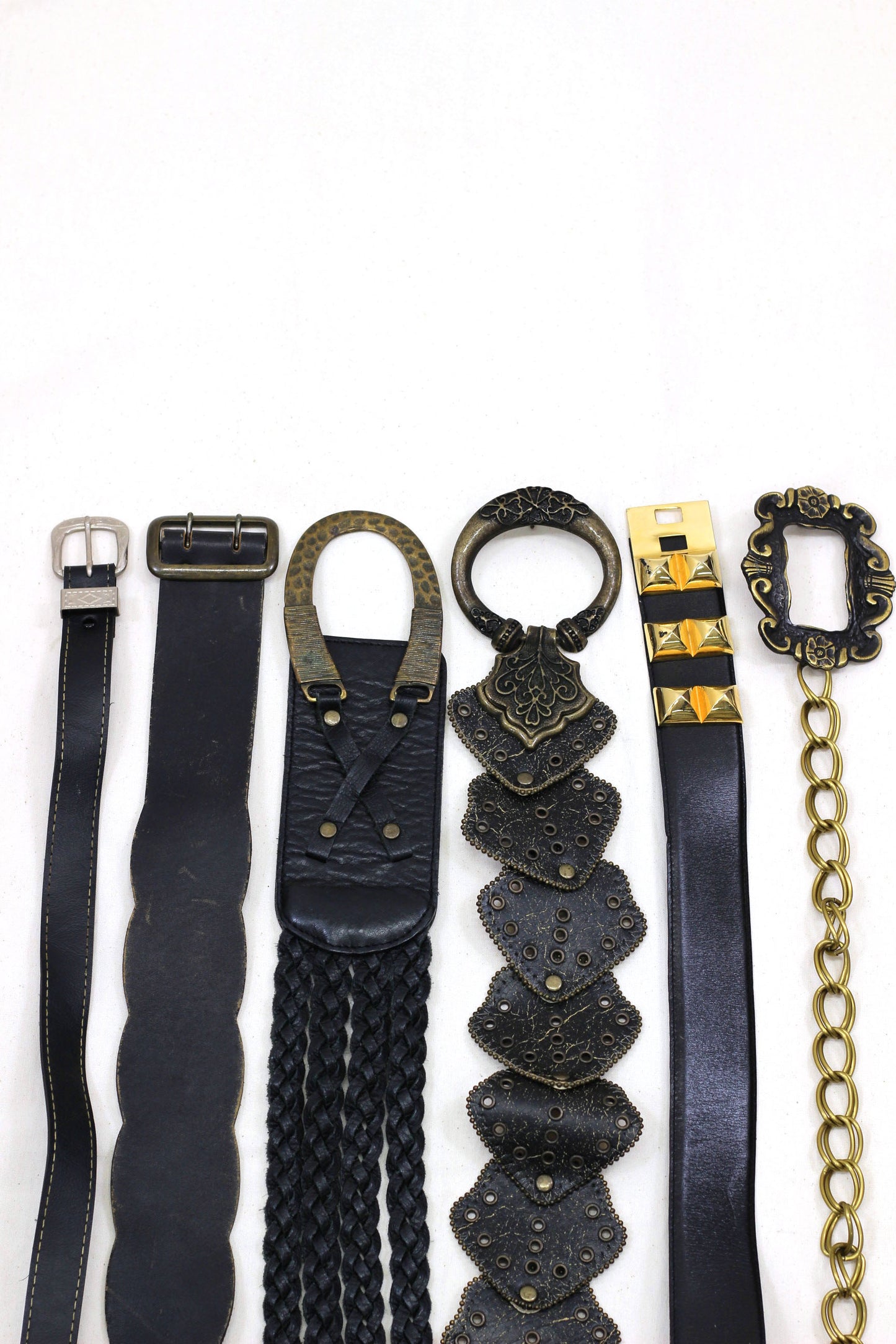 Ladies belt set x11 items 
