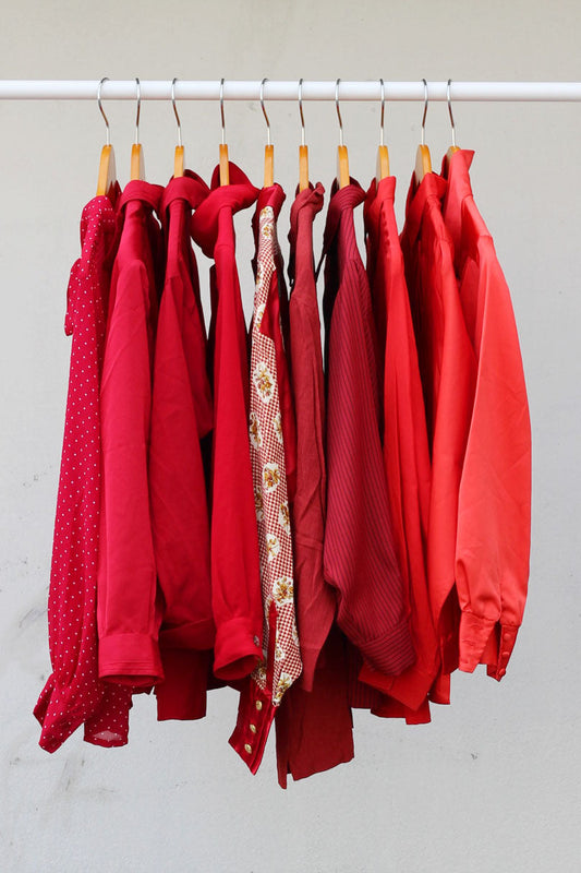 红色长袖丝质衬衫套装 x10 分