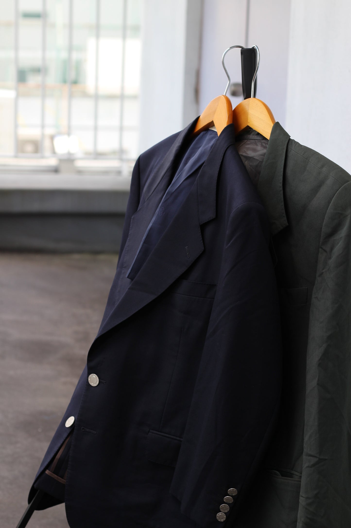 Givenchy Silver Button & Giorgio Armani Silk 100% Luxury Tailored Jacket set x2点