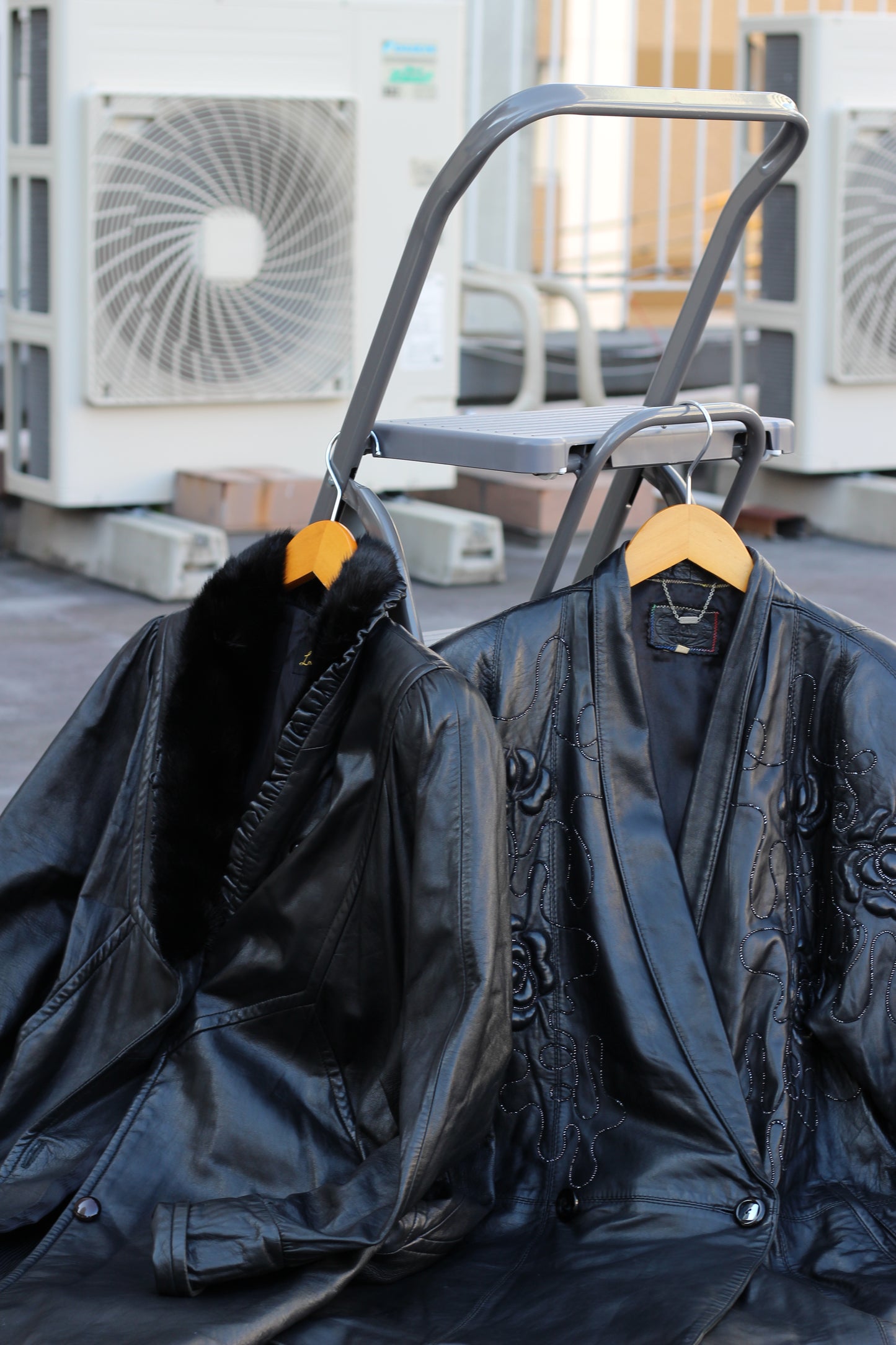 Women's Vintage Black Leather Jacket x6点