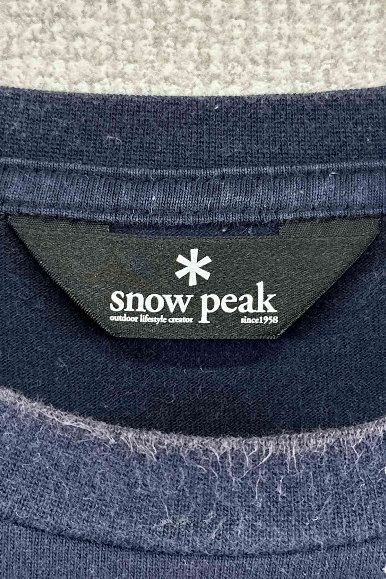 snow peak navy T-shirt