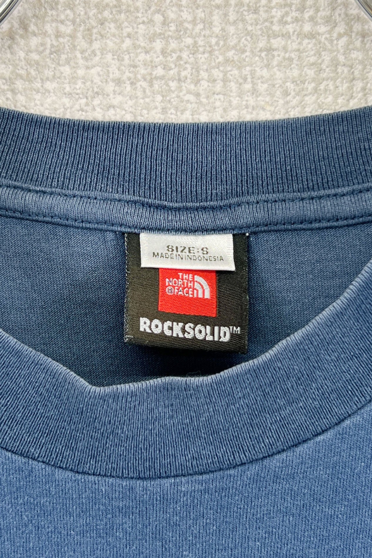 THE NORTH FACE ROCKSOLID T-shirt