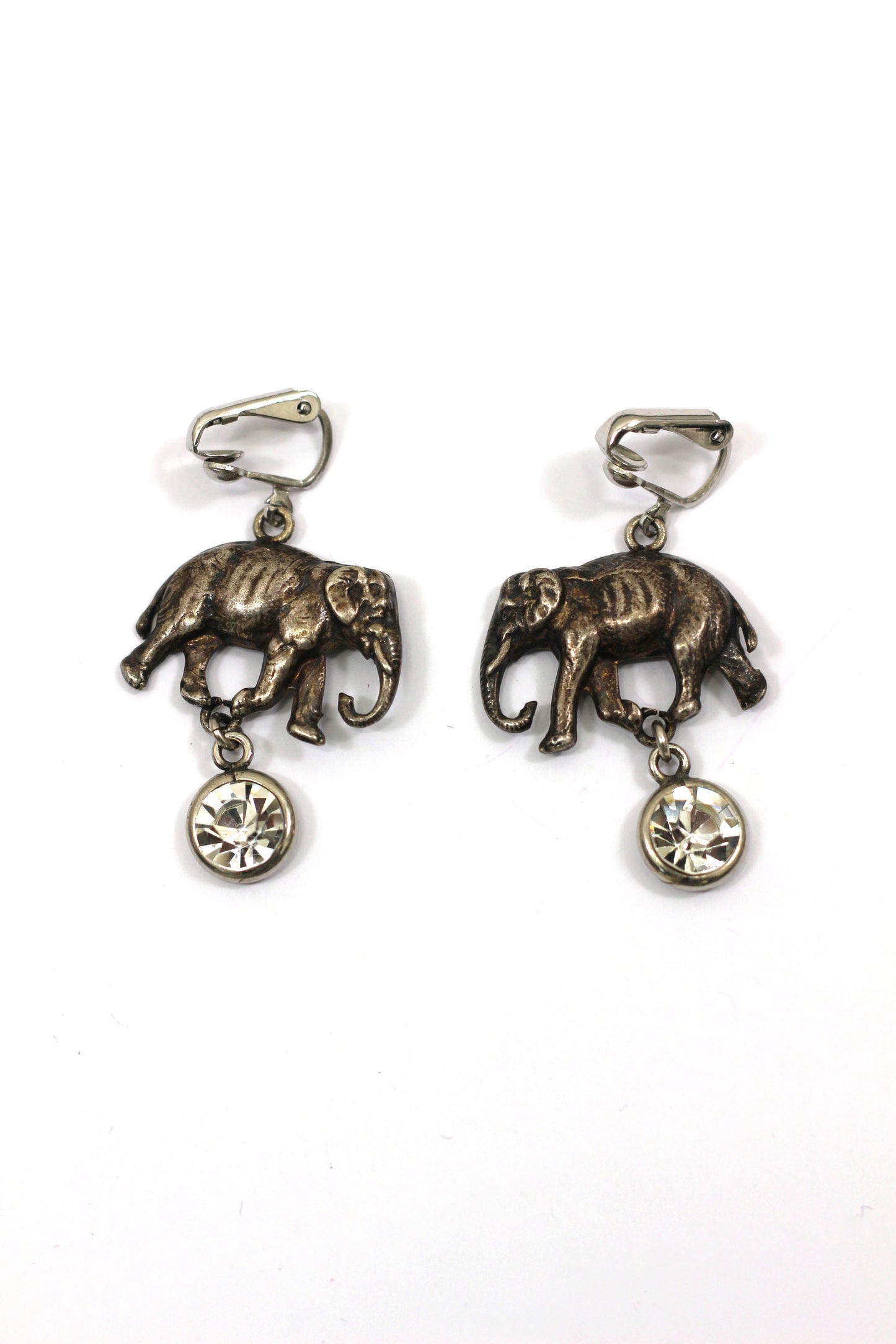 Vintage  elephant earrings サーカスの主役