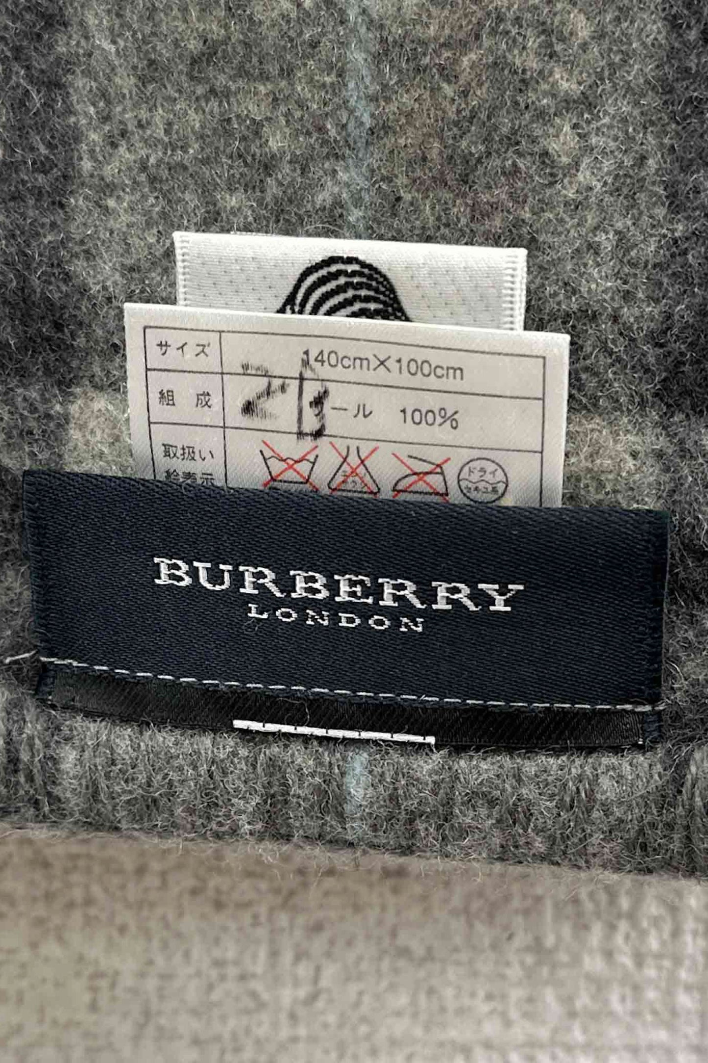 BURBERRY LONDON 灰色格纹毛毯