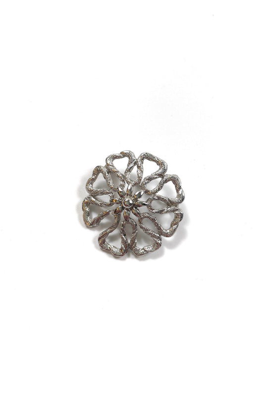 Vintage silver flower brooch A gift of natural beauty and brilliance 
