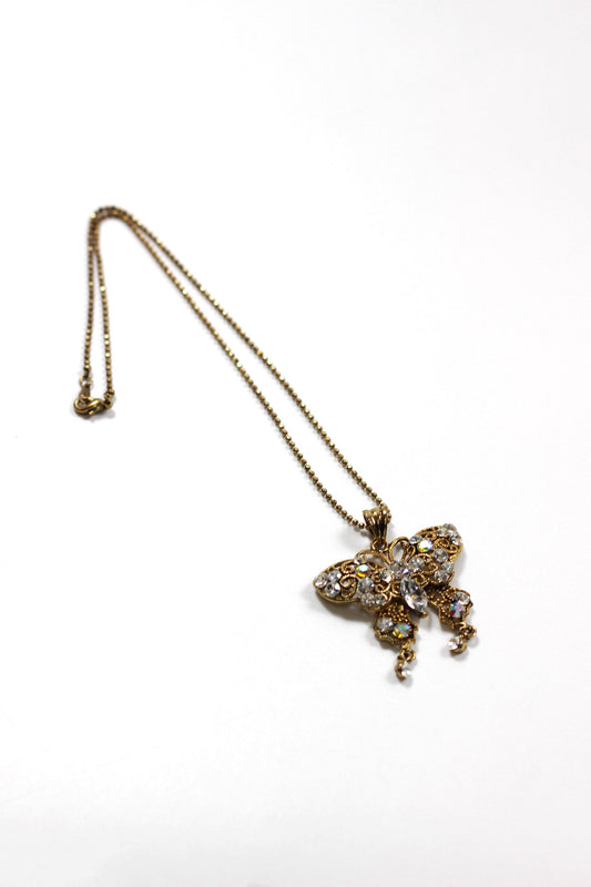 Vintage butterfly necklace 贅沢な世界への招待状