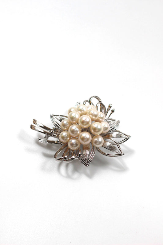 Vintage silver brooch 幸せな花嫁