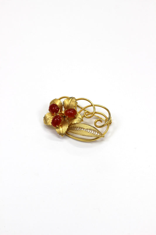 Vintage gold flower brooch, decorated with luxurious sparkle