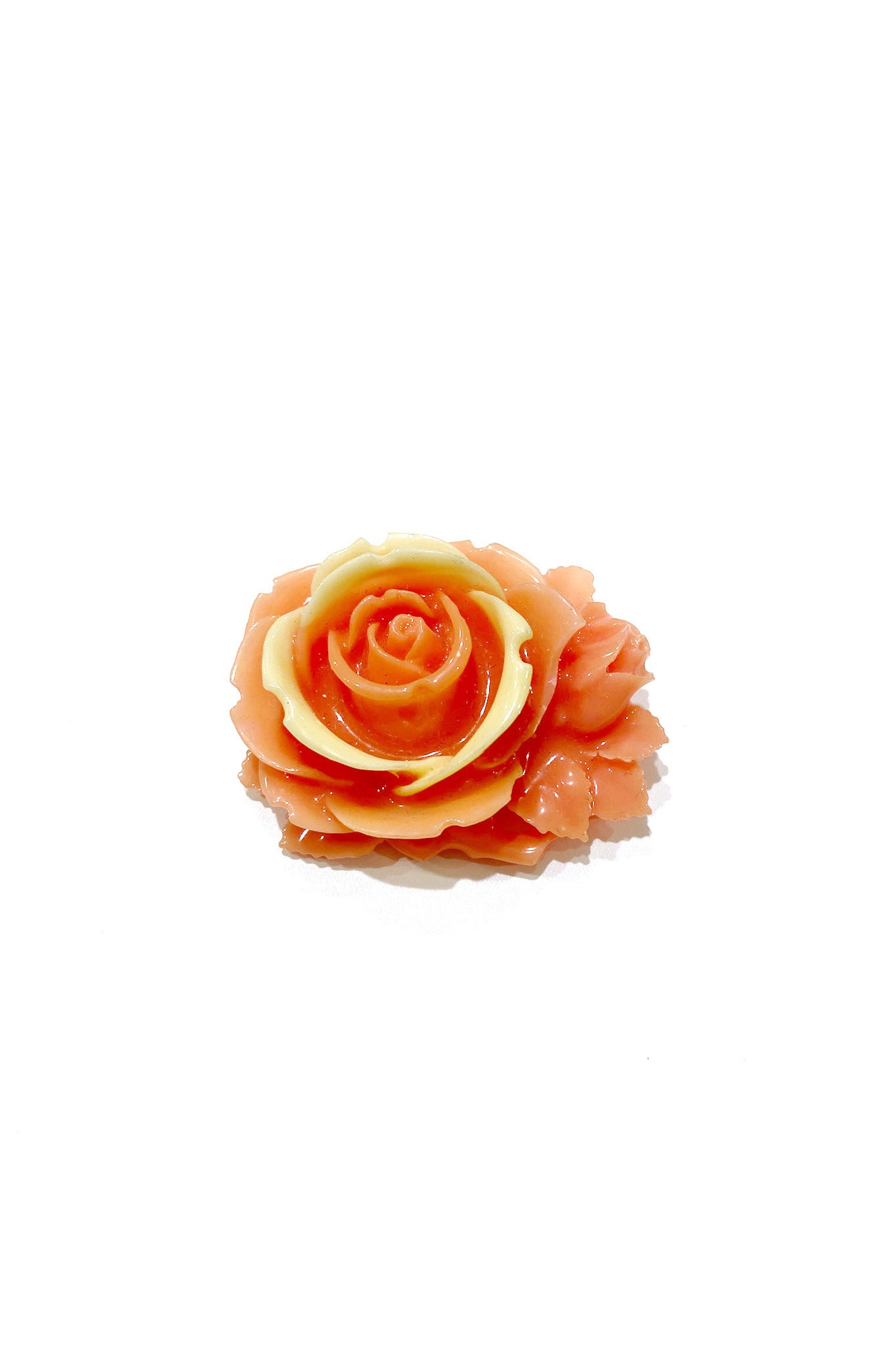 Vintage rose motif brooch Romantic beauty