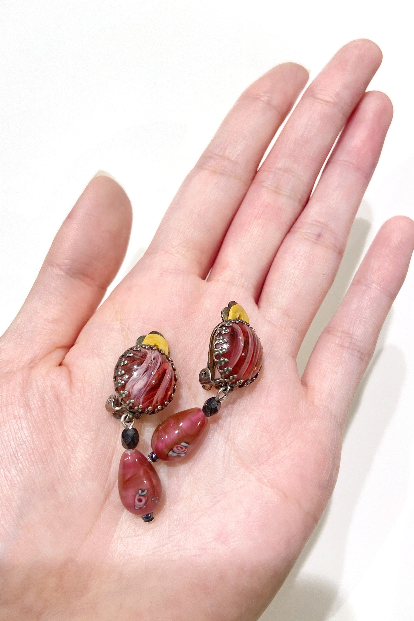 Vintage pink drop earring 優美なラベンダーピンク