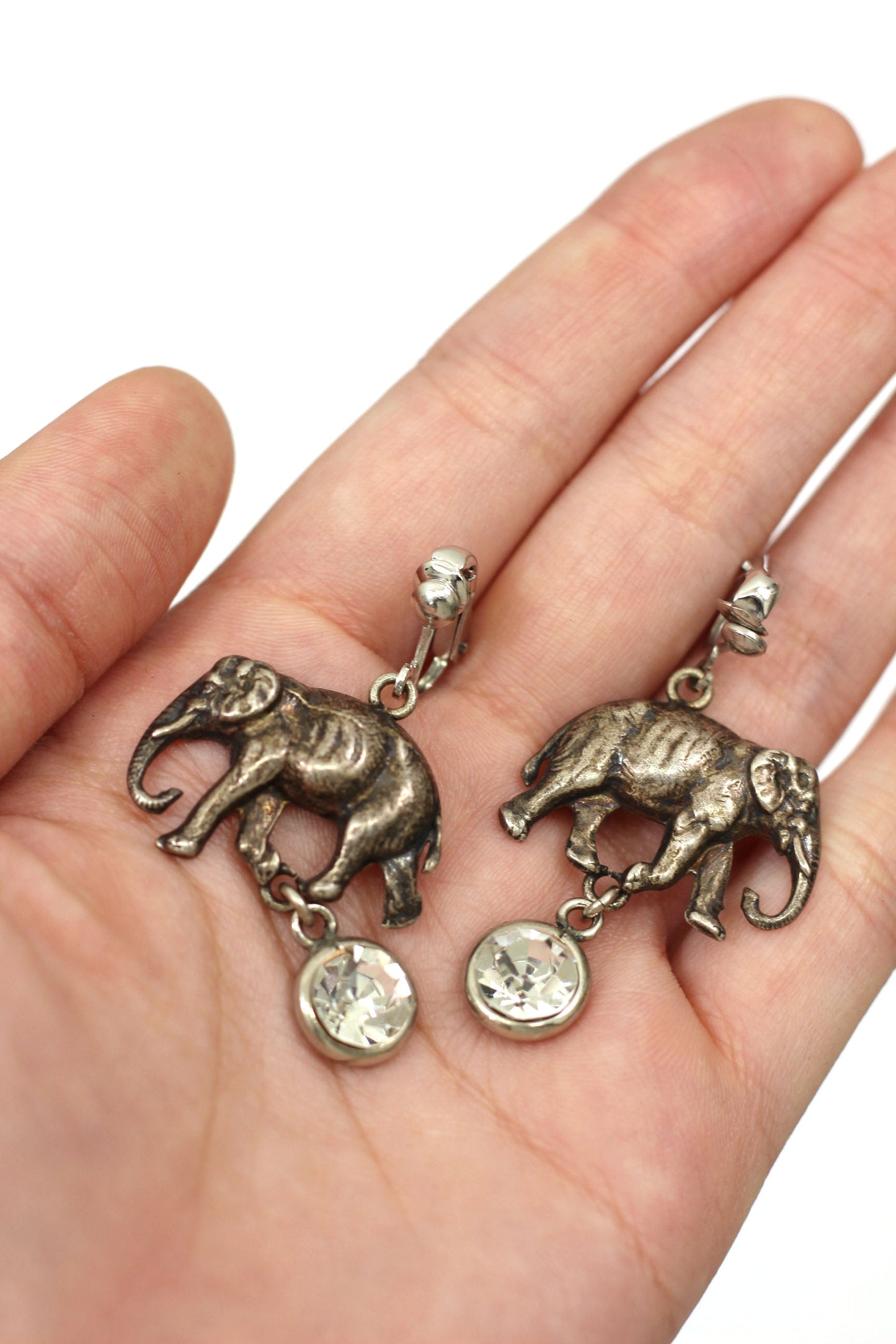 Vintage  elephant earrings サーカスの主役